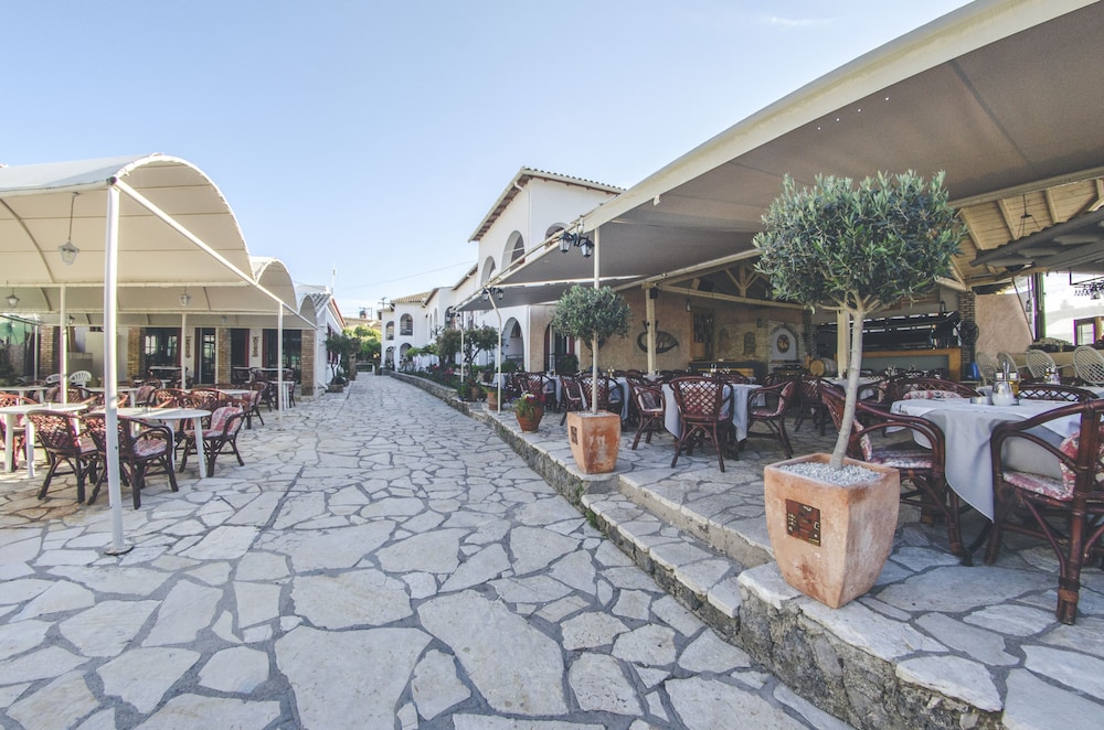 Iliada Beach Hotel — Restaurant & bars in Gouvia, Ionian Islands