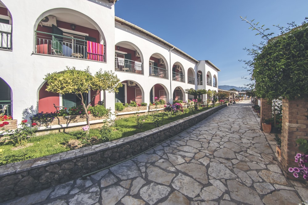 Iliada Beach Hotel — Hotel building in Gouvia, Ionian Islands