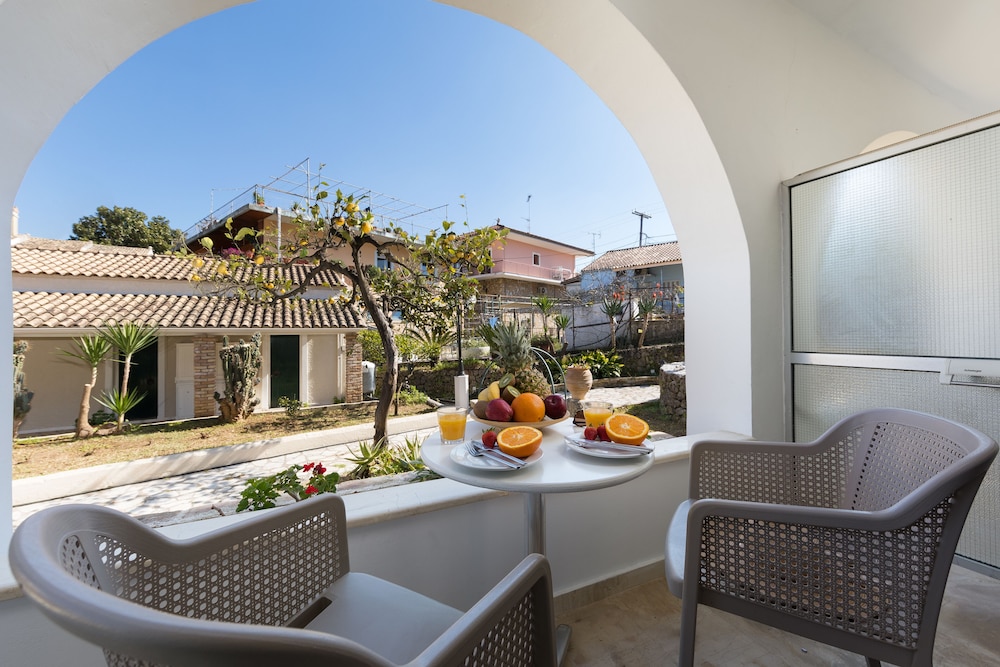 Iliada Beach Hotel — Hotel building in Gouvia, Ionian Islands
