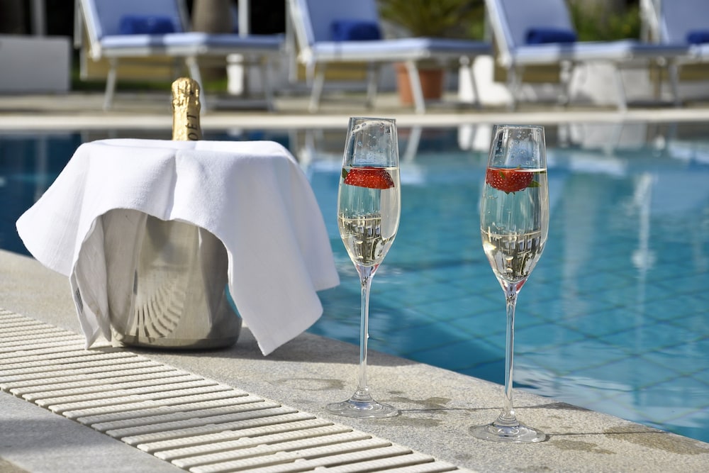 Sidari Beach Hotel — Swimming pool in Sidari, Ionian Islands