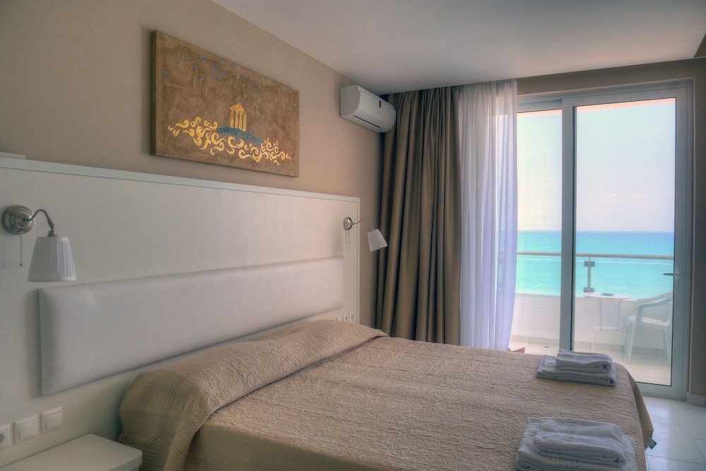 Sidari Beach Hotel — Hotel rooms in Sidari, Ionian Islands