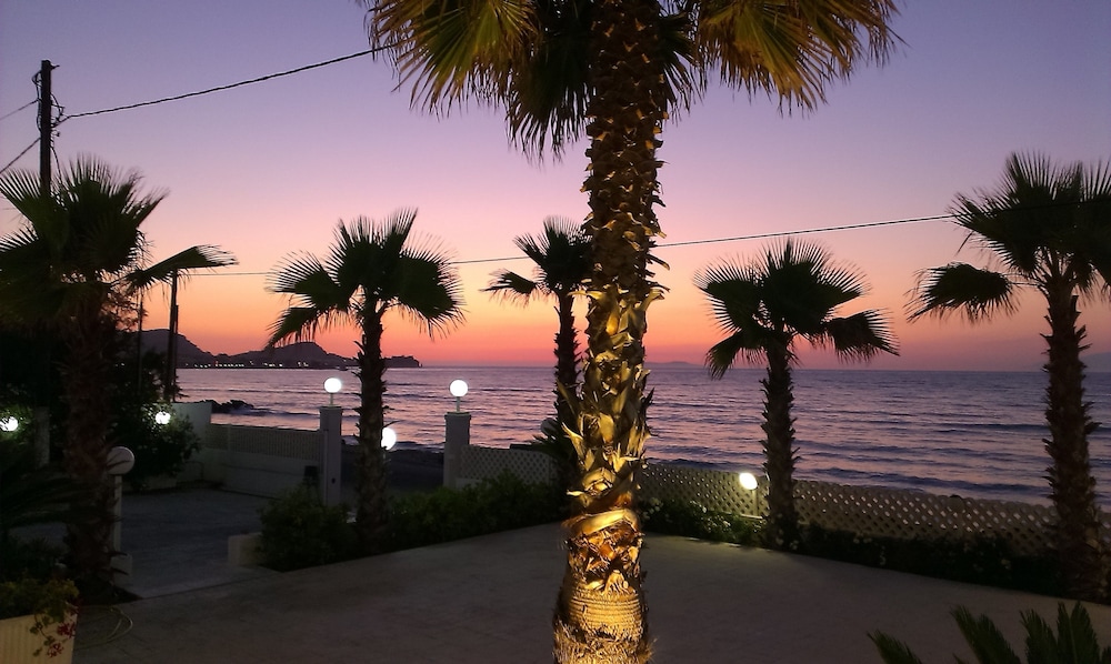 Sidari Beach Hotel — Beach in Sidari, Ionian Islands