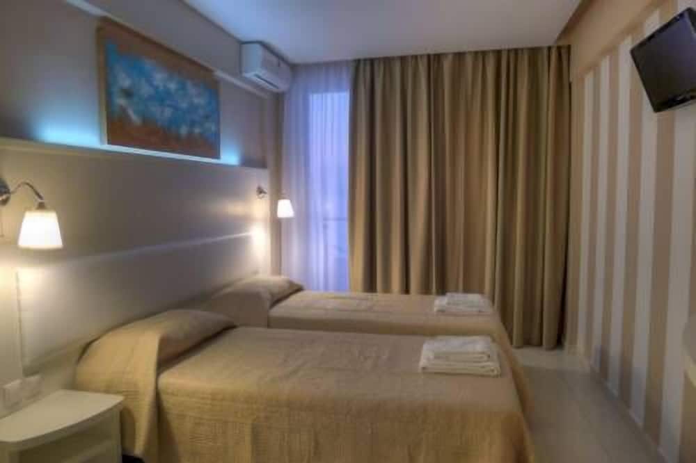 Sidari Beach Hotel — Hotel rooms in Sidari, Ionian Islands