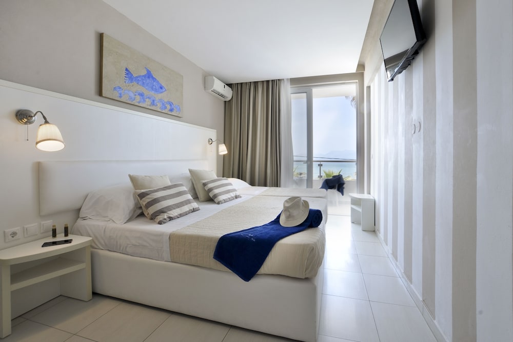 Sidari Beach Hotel — Hotel rooms in Sidari, Ionian Islands