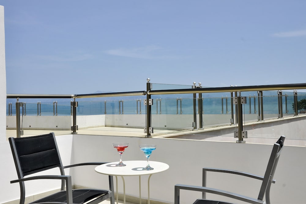 Sidari Beach Hotel — Hotel rooms in Sidari, Ionian Islands