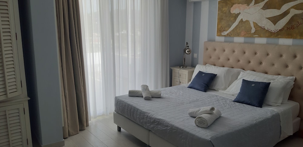 Sidari Beach Hotel — Hotel rooms in Sidari, Ionian Islands