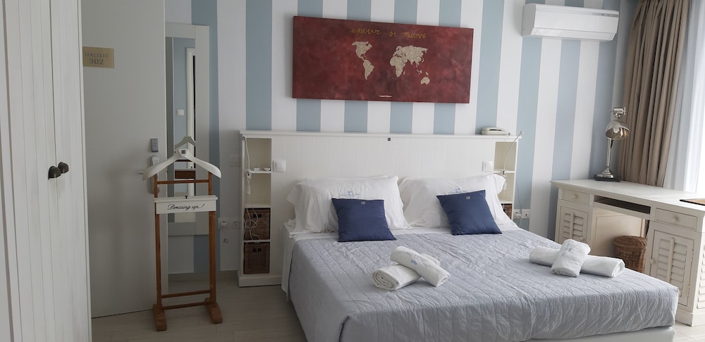 Sidari Beach Hotel — Hotel rooms in Sidari, Ionian Islands