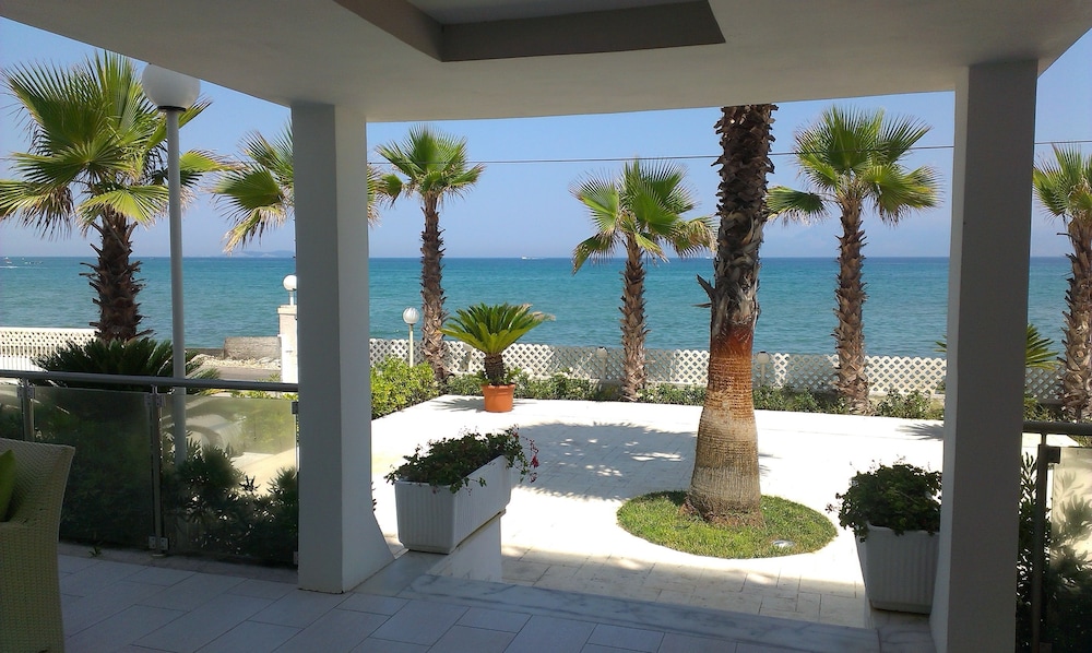 Sidari Beach Hotel — Beach in Sidari, Ionian Islands