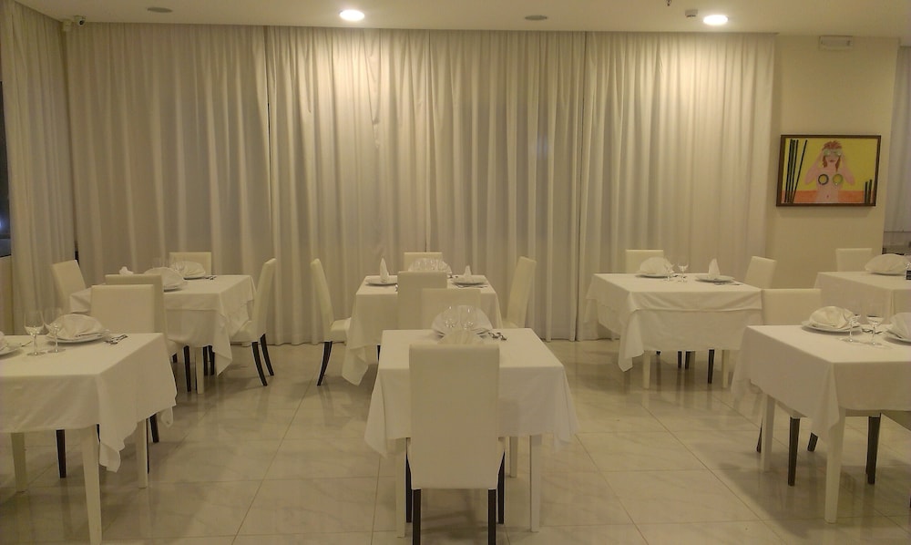 Sidari Beach Hotel — Restaurant & bars in Sidari, Ionian Islands