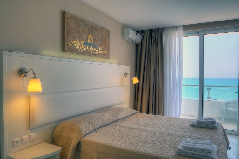 Sidari Beach Hotel — Hotel rooms in Sidari, Ionian Islands