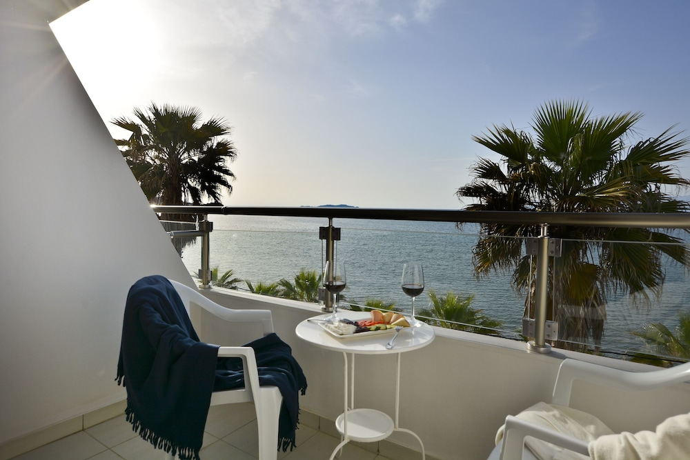 Sidari Beach Hotel — Hotel rooms in Sidari, Ionian Islands