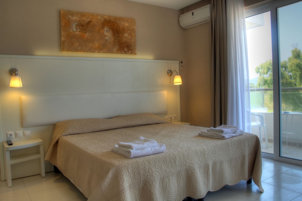 Sidari Beach Hotel — Hotel rooms in Sidari, Ionian Islands