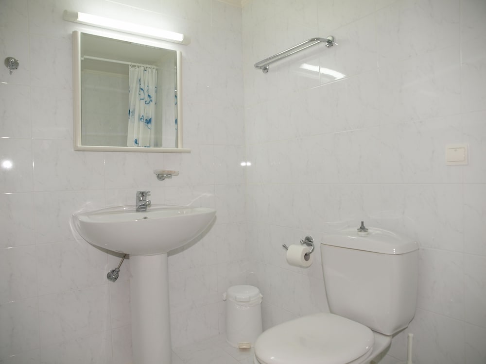 Eleftheria Hotel — Hotel rooms in Chania