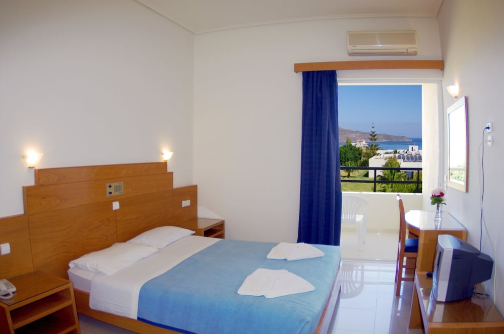 Eleftheria Hotel — Hotel rooms in Chania