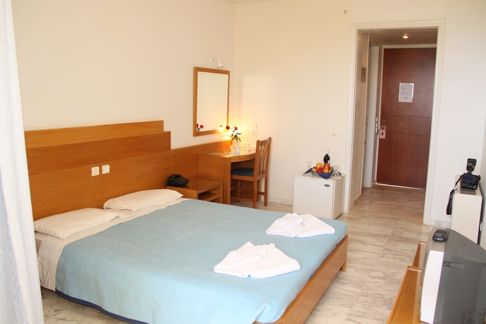 Eleftheria Hotel — Hotel rooms in Chania