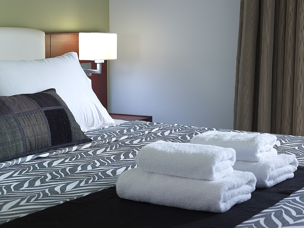 Eleftheria Hotel — Hotel rooms in Chania