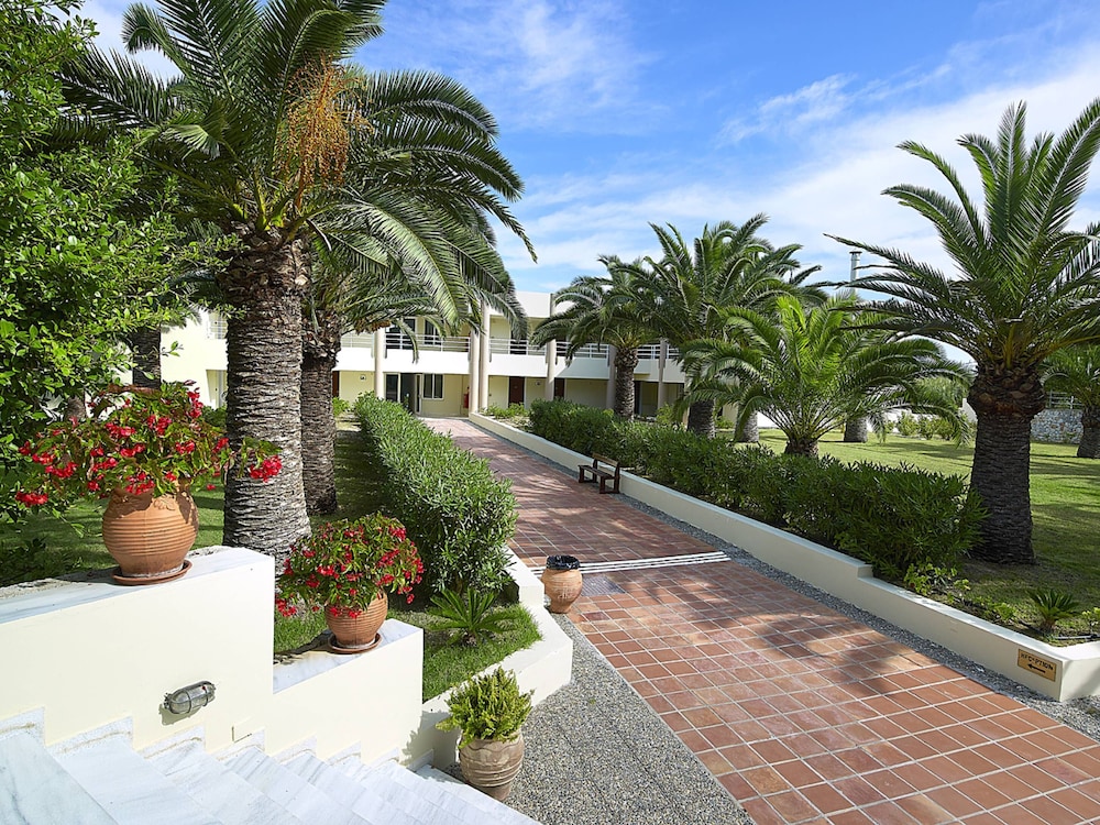 Eleftheria Hotel — Hotel building in Chania
