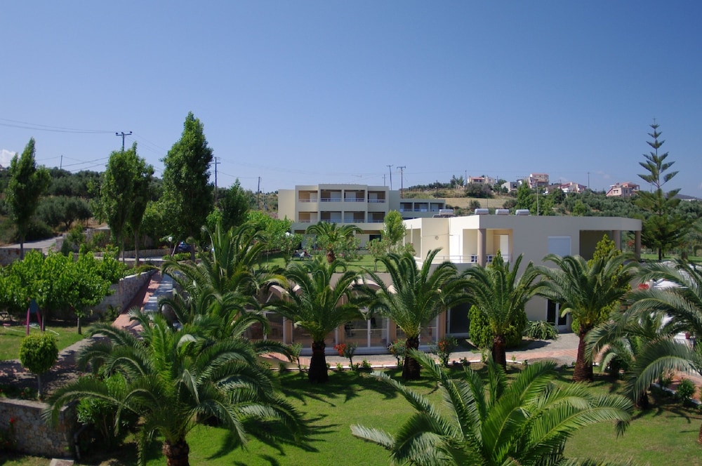 Eleftheria Hotel — Hotel building in Chania