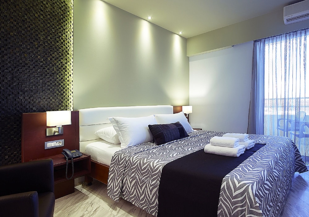 Eleftheria Hotel — Hotel rooms in Chania