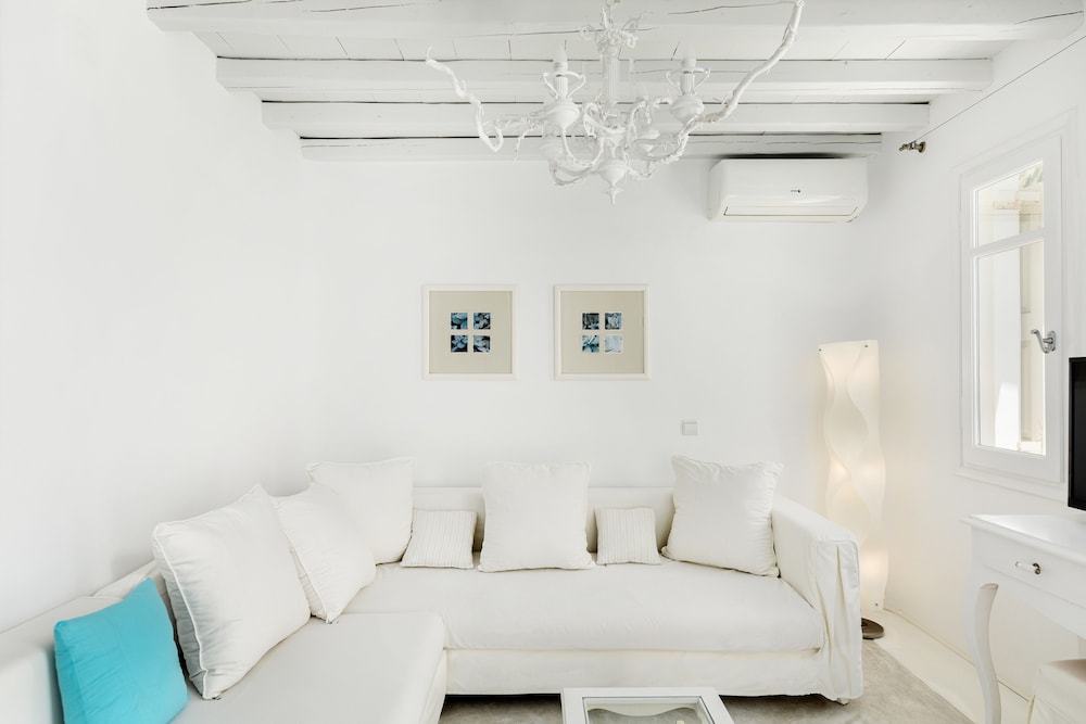 Corfos Hotel — Hotel rooms in Ornos, South Aegean