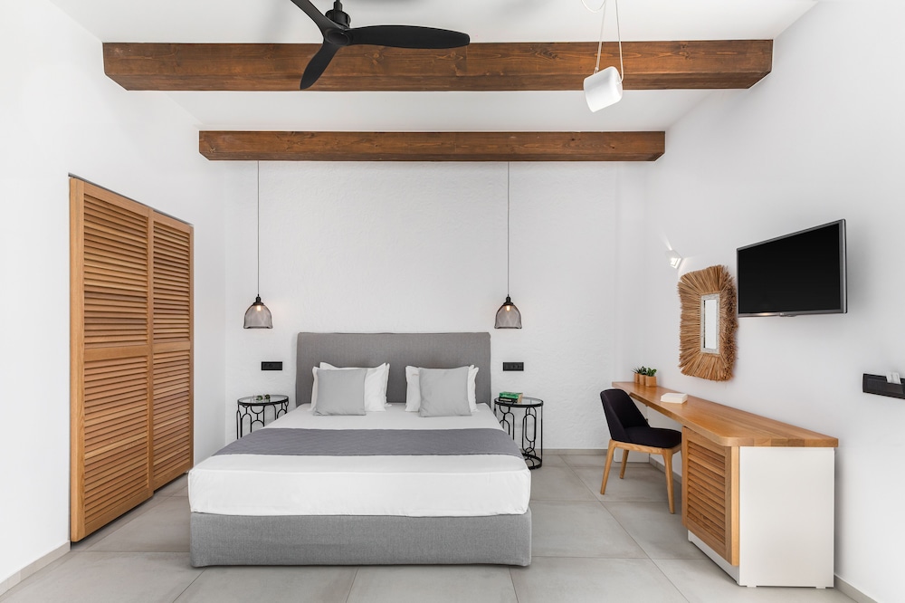 Corfos Hotel — Hotel rooms in Ornos, South Aegean