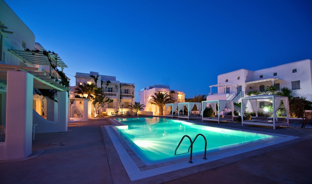 Corfos Hotel — Swimming pool in Ornos, South Aegean