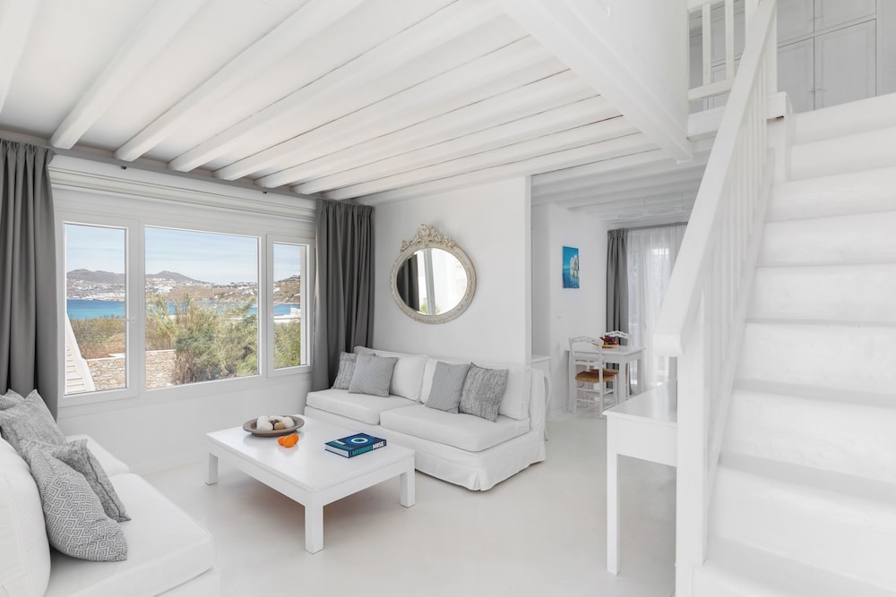 Corfos Hotel — Hotel rooms in Ornos, South Aegean