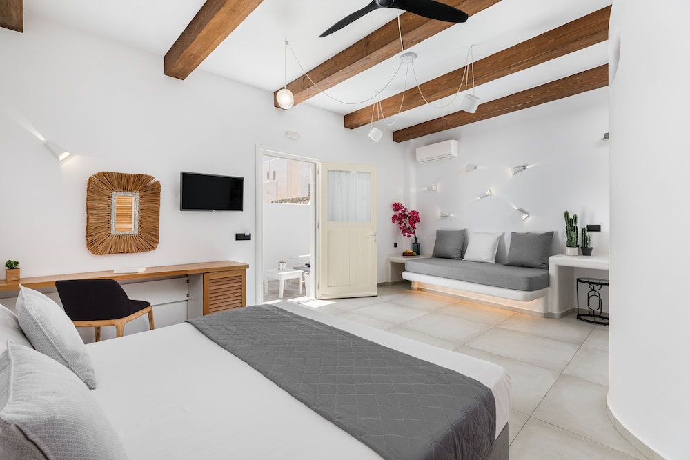 Corfos Hotel — Hotel rooms in Ornos, South Aegean