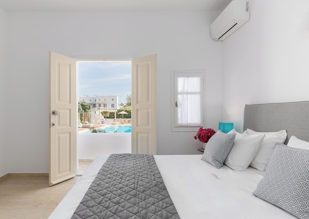 Corfos Hotel — Hotel rooms in Ornos, South Aegean