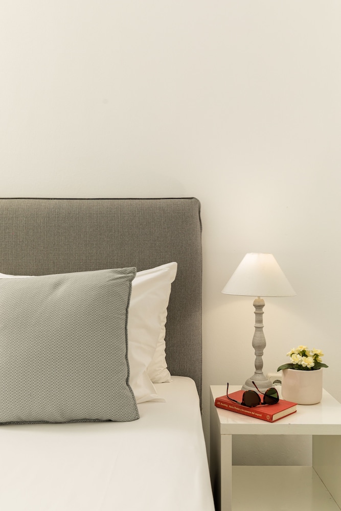 Corfos Hotel — Hotel rooms in Ornos, South Aegean