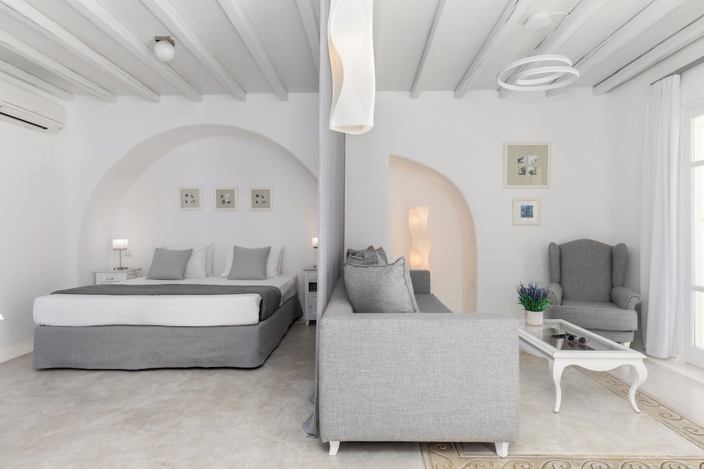 Corfos Hotel — Hotel rooms in Ornos, South Aegean