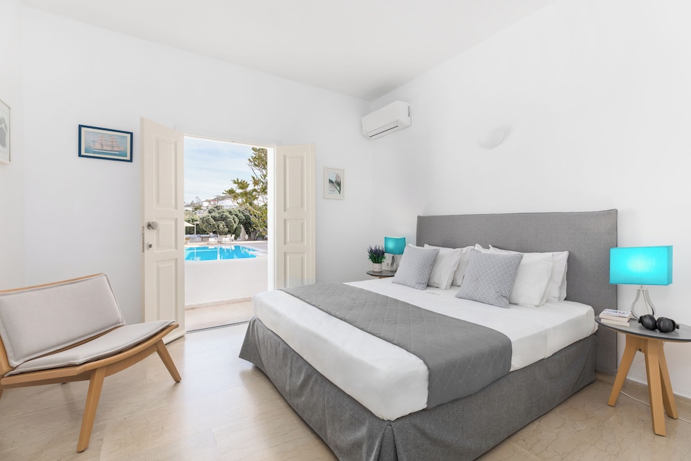 Corfos Hotel — Hotel rooms in Ornos, South Aegean