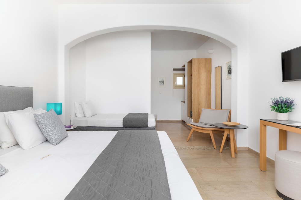 Corfos Hotel — Hotel rooms in Ornos, South Aegean