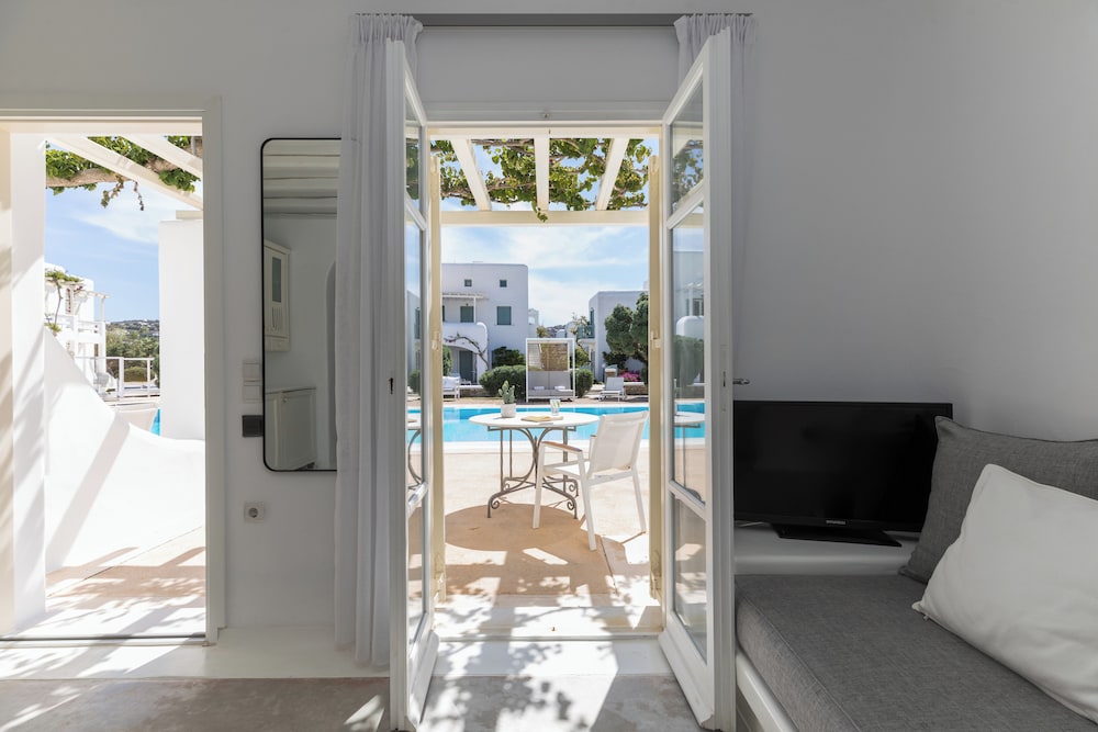 Corfos Hotel — Swimming pool in Ornos, South Aegean