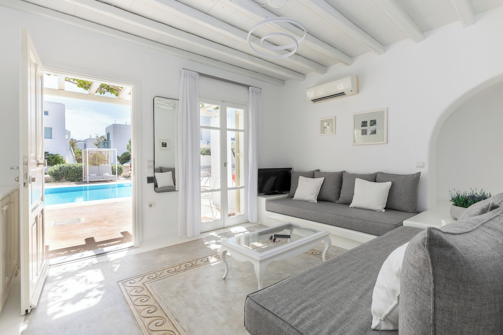 Corfos Hotel — Hotel rooms in Ornos, South Aegean