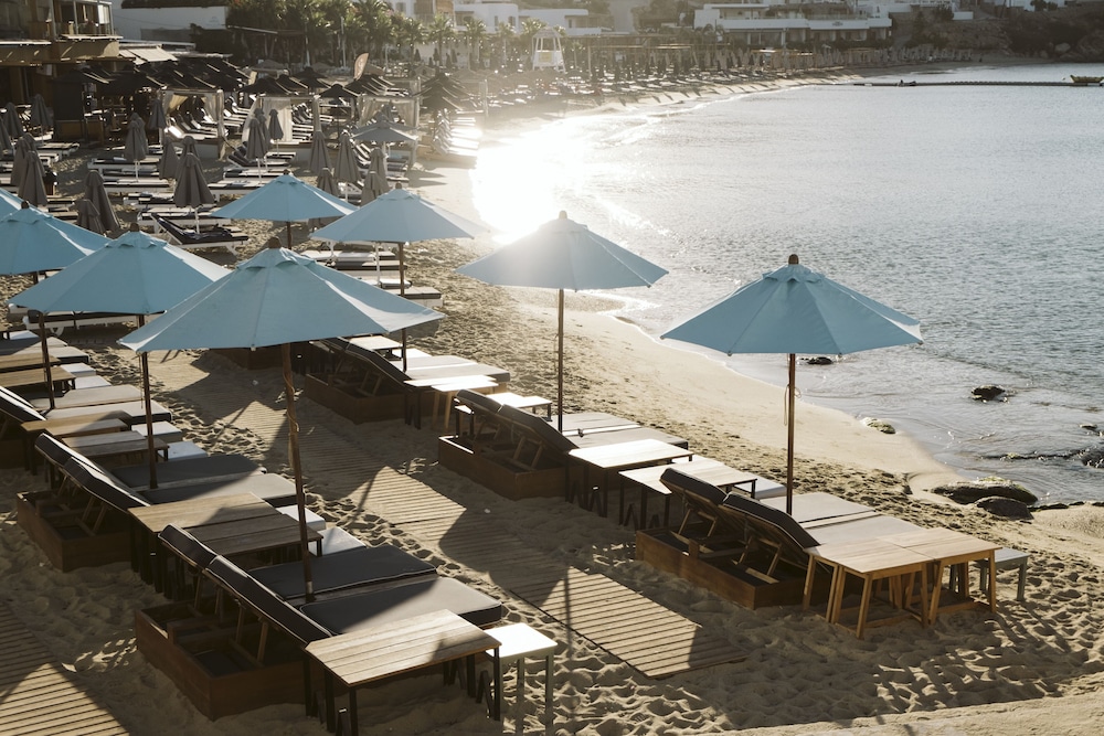 Argo Hotel — Beach in Plati Gialos, South Aegean