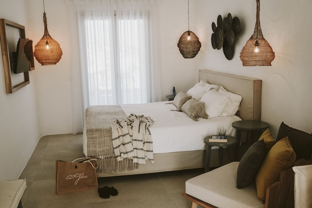 Argo Hotel — Hotel rooms in Plati Gialos, South Aegean