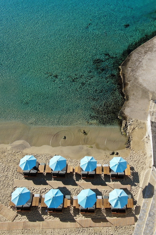 Argo Hotel — Beach in Plati Gialos, South Aegean