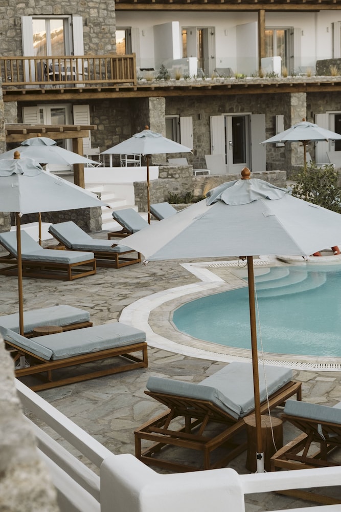 Argo Hotel — Swimming pool in Plati Gialos, South Aegean