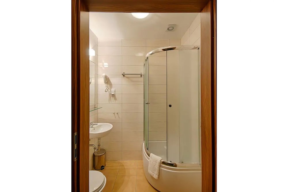 Yarden Hotel by Artery Hotels — Hotel rooms in Krakow, Lesser Poland