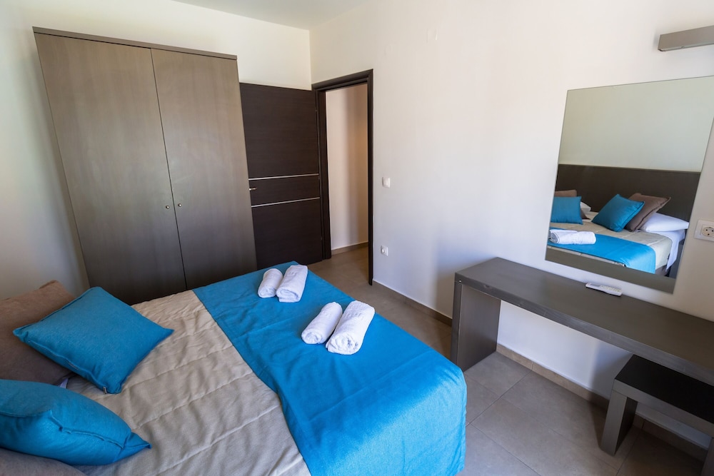 Ledra Maleme Hotel — Hotel rooms in Platanias
