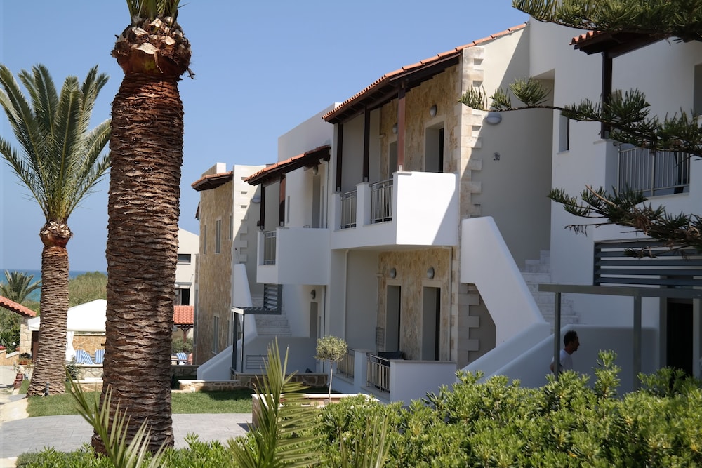 Ledra Maleme Hotel — Hotel building in Platanias