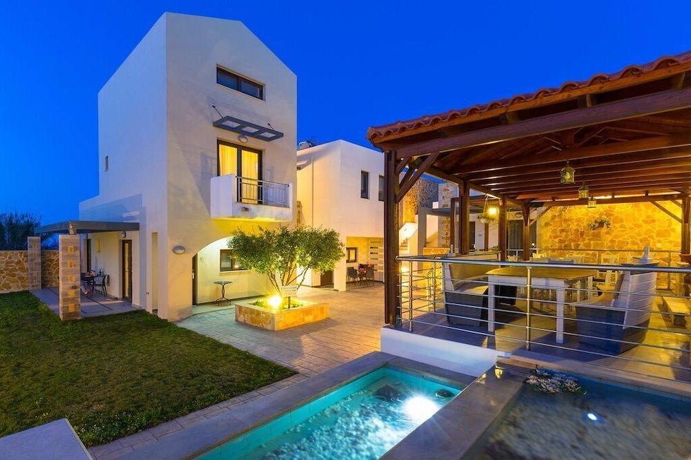 Ledra Maleme Hotel — Hotel building in Platanias