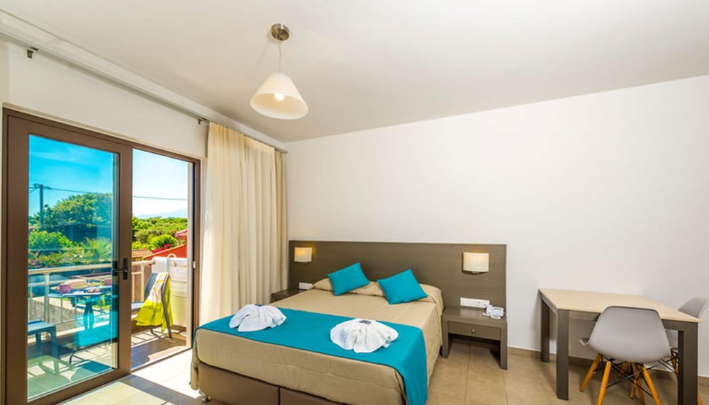 Ledra Maleme Hotel — Hotel rooms in Platanias