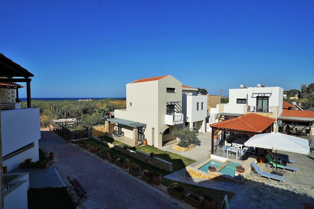Ledra Maleme Hotel — Hotel building in Platanias