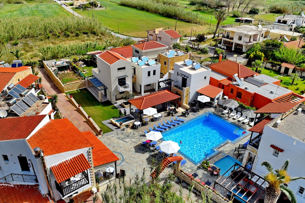 Ledra Maleme Hotel — Swimming pool in Platanias