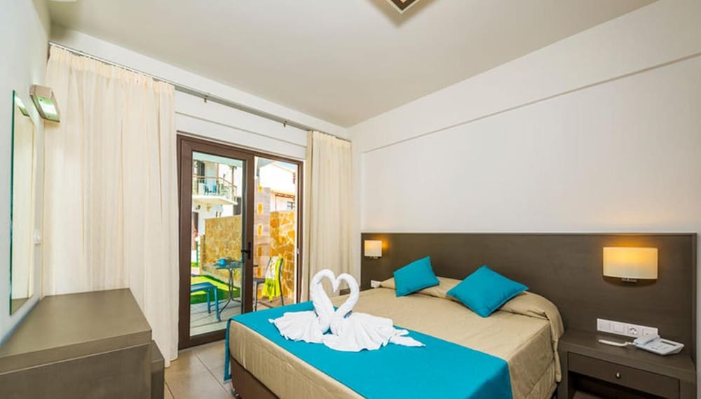 Ledra Maleme Hotel — Hotel rooms in Platanias