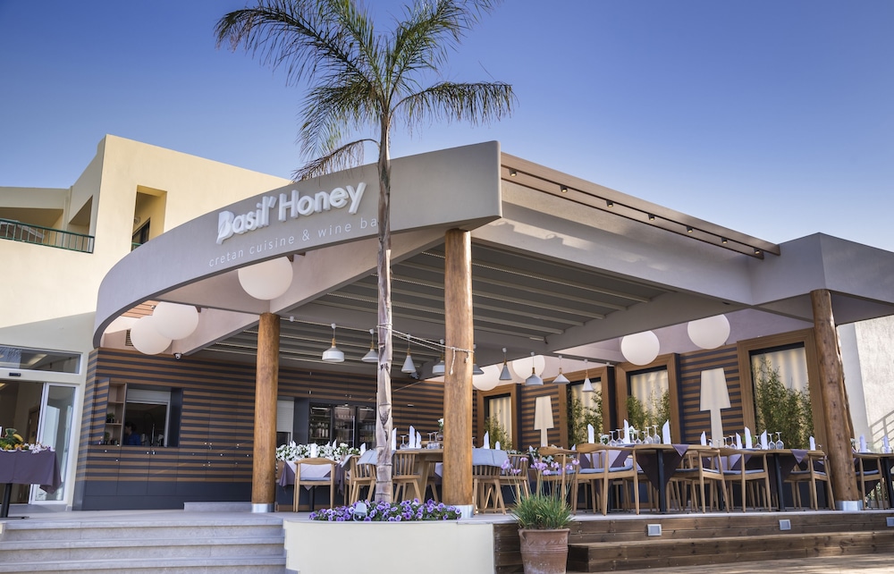 Blue Dome Hotel — Restaurant & bars in Platanias