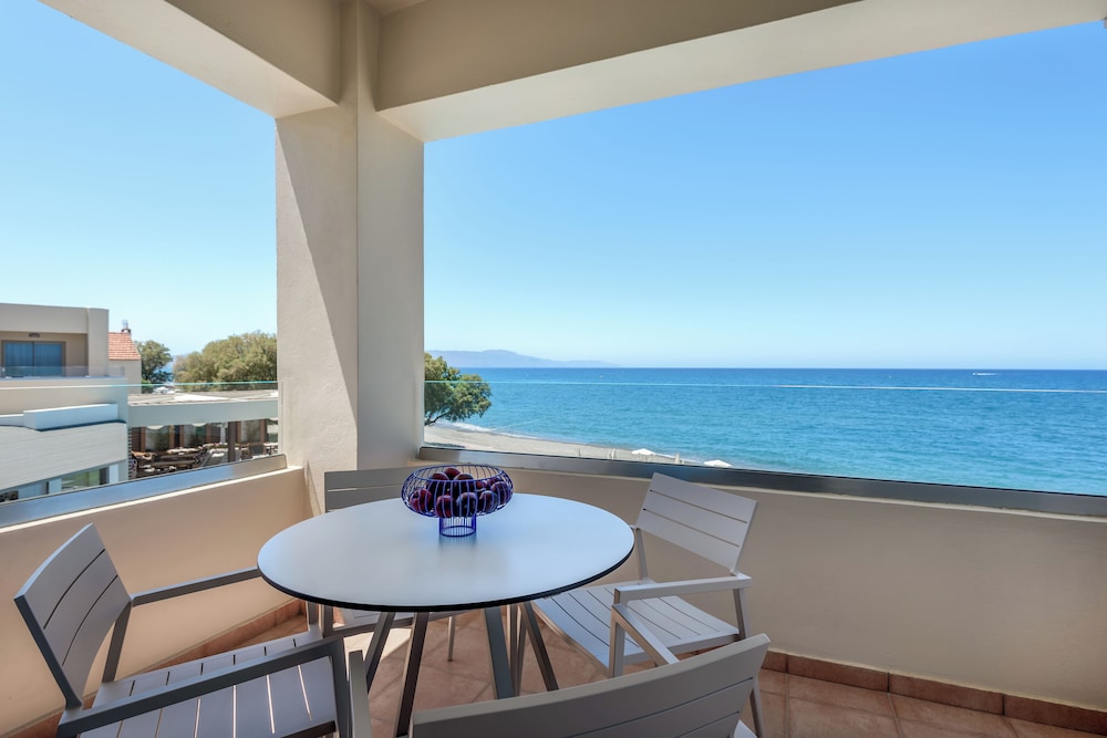 Blue Dome Hotel — Beach in Platanias