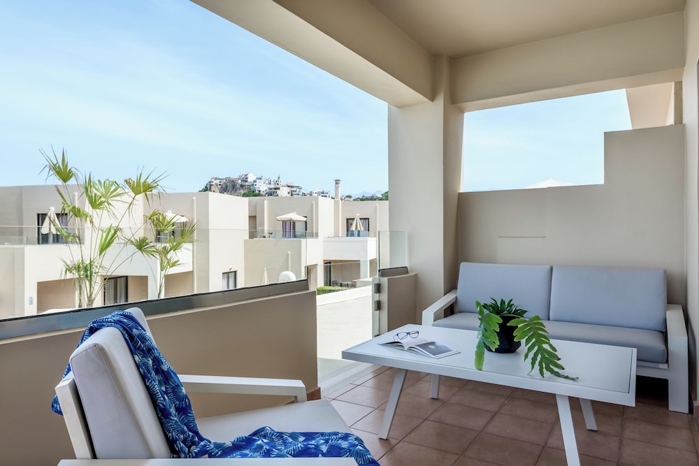 Blue Dome Hotel — Hotel rooms in Platanias